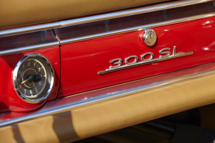  Mercedes-Benz 300 SL Roadster 1962 года  (фото 3 из 39)